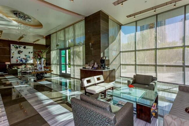 Building Photo - 322 Karen Ave