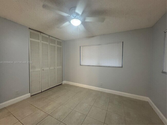 Building Photo - 1140 NW 85th Ave