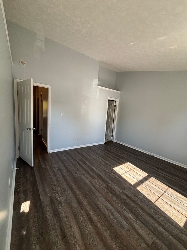 Building Photo - 119 Sterling Ct