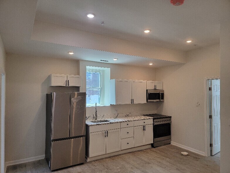 Primary Photo - 3625 N 22nd St