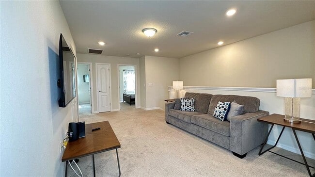 Building Photo - 7167 Oakmoss Loop