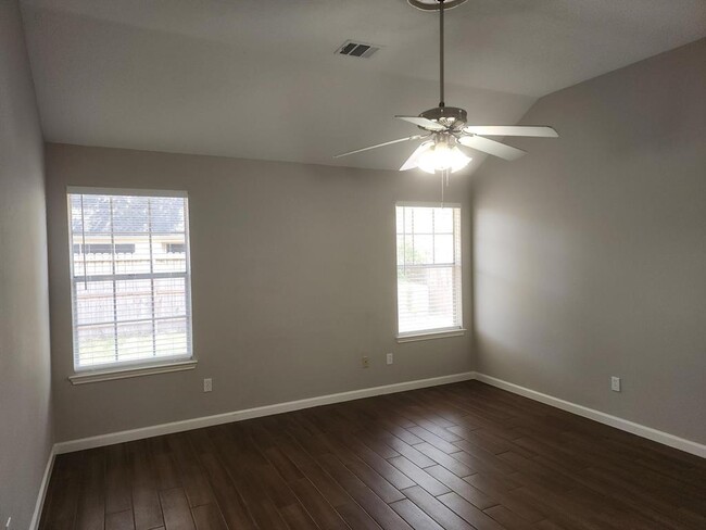 Building Photo - 8307 Holmwood Dr