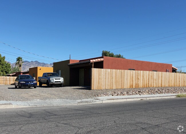 Building Photo - 2991-3001 N Palo Verde Ave
