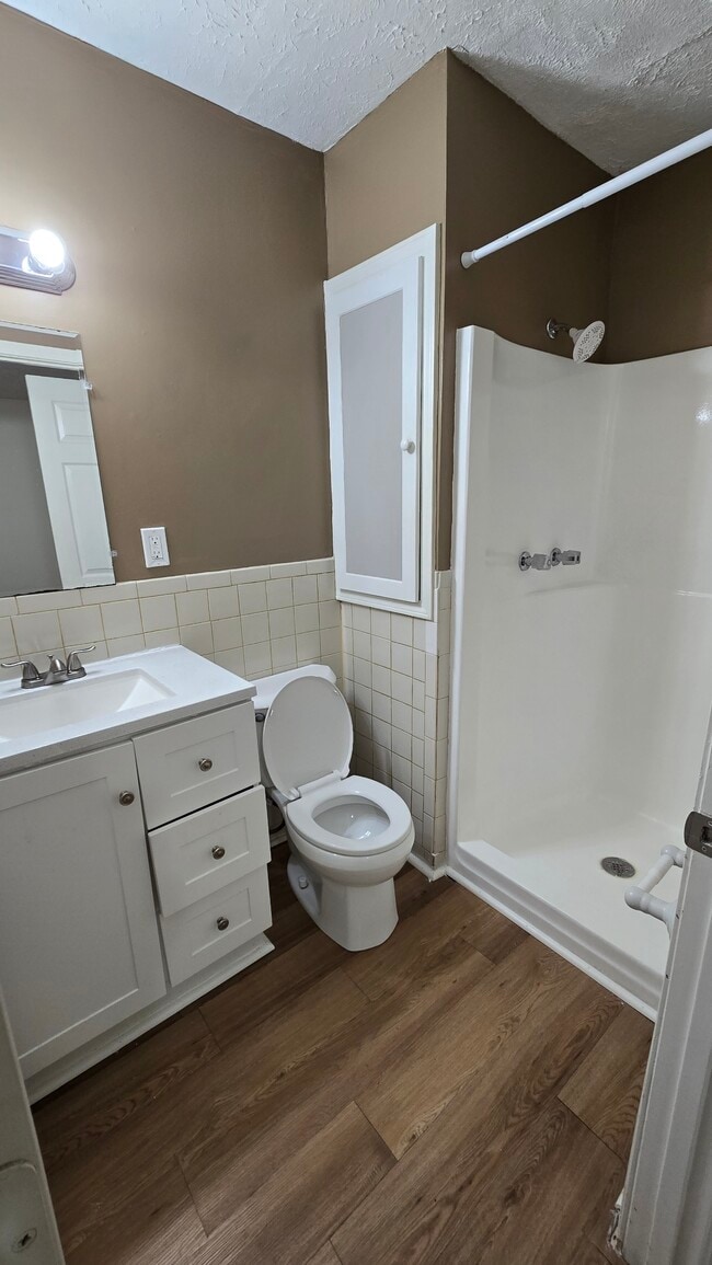 Building Photo - 2207 Mt Vernon Rd