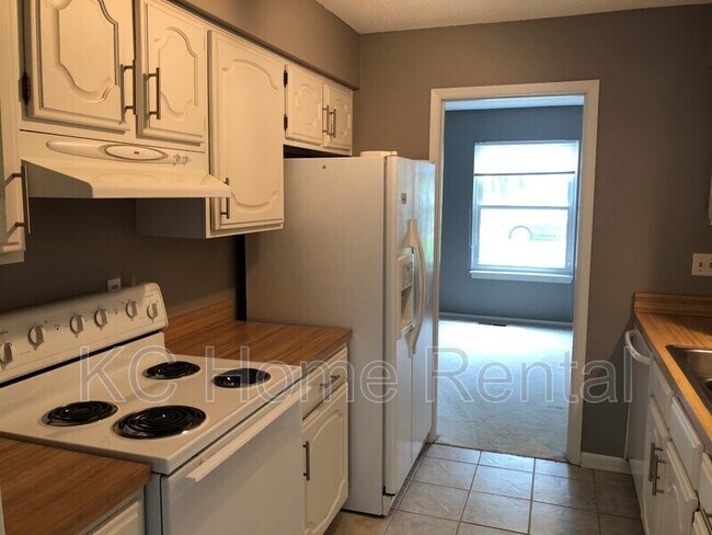 Building Photo - 8506 W 108th Pl