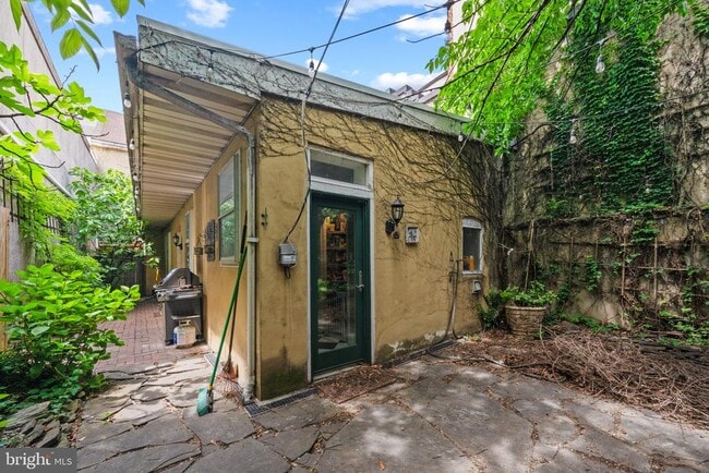 Building Photo - 709 S Bond St