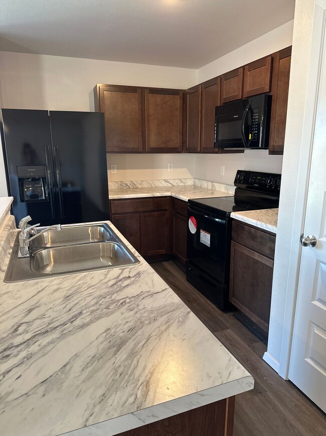 Building Photo - *Pre-leasing* Three Bedroom | Two Bath Hom...