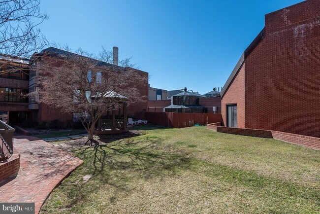 Building Photo - 1080 Wisconsin Ave NW