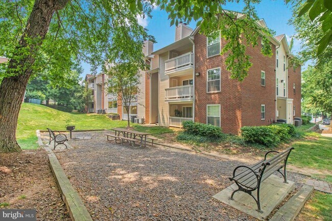 Building Photo - 1535 Lincoln Way