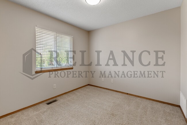 Building Photo - 1318 N Aksarben Ct