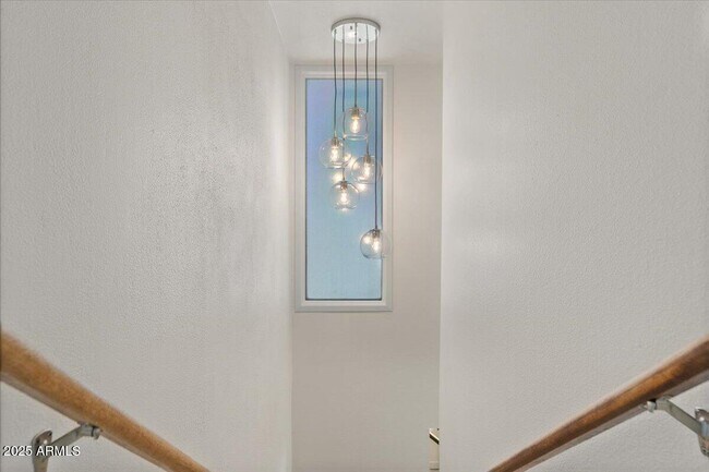 Building Photo - 7803 E Vernon Ave