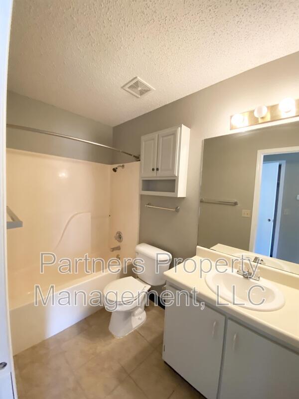 Building Photo - 1643 N Dawn Dr