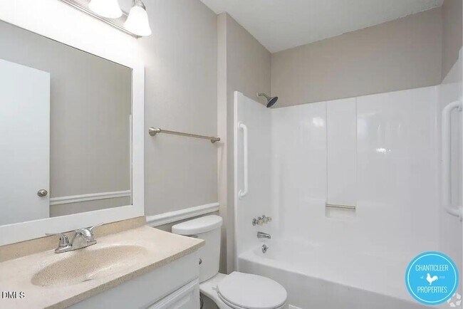 Building Photo - 122 Rectory St