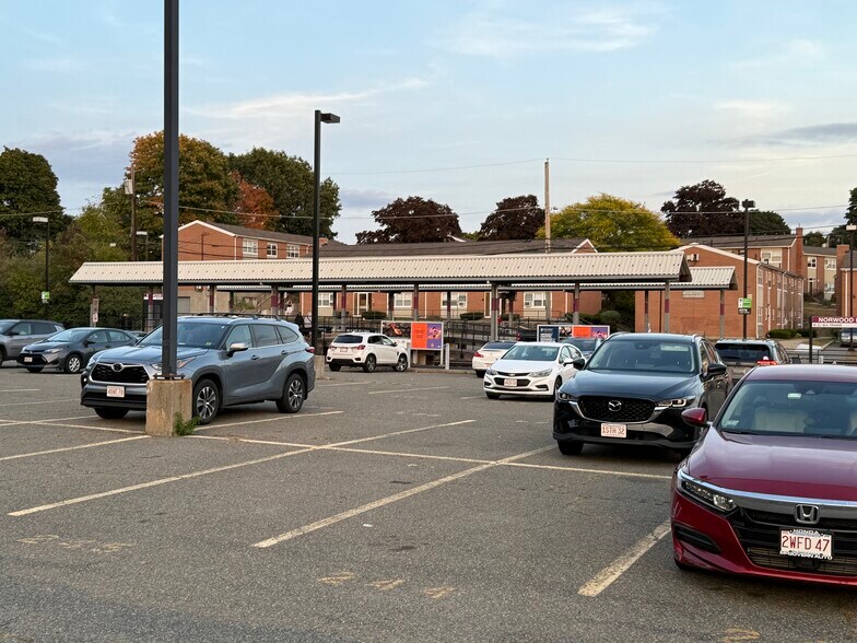 Building Photo - 211 Central St