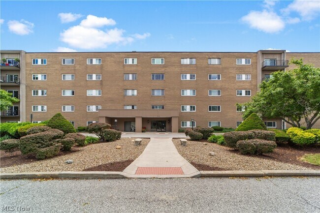 Building Photo - 20333 Detroit Rd