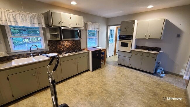 Building Photo - 69 Piscataqua Rd