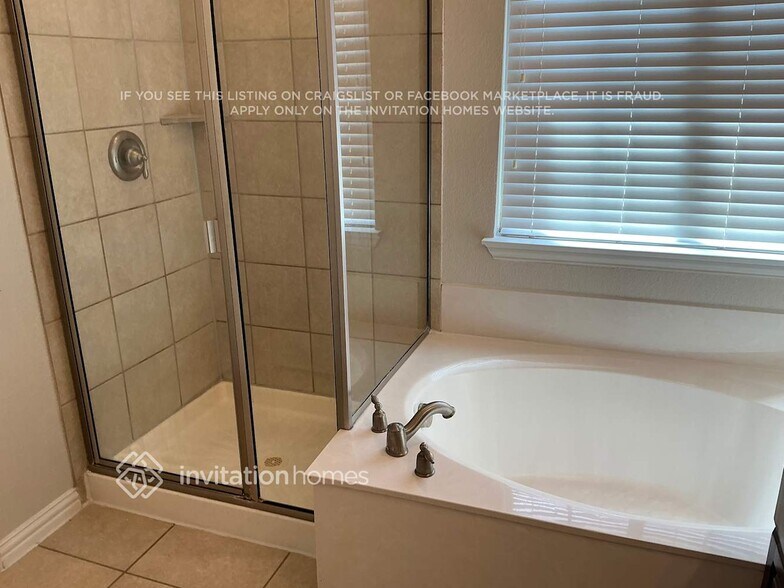 Building Photo - 222 Vernon Dr