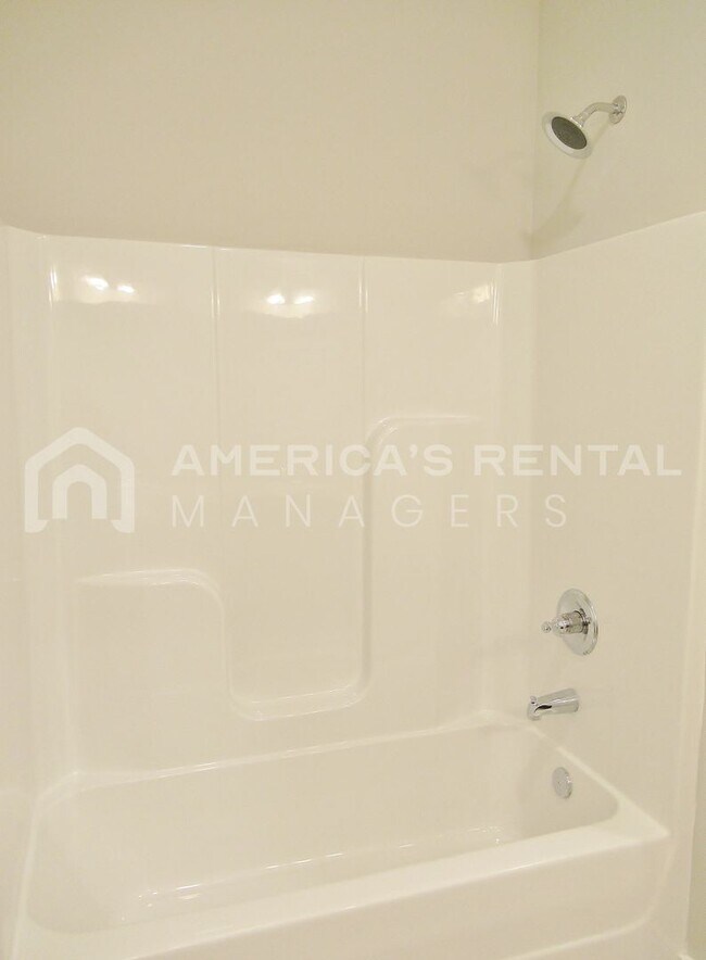 Building Photo - Home for Rent in Tuscaloosa... Available t...