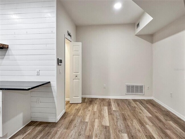 Building Photo - 6412 Rosefinch Ct