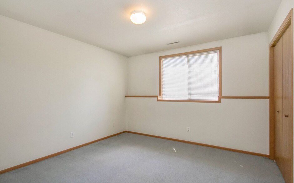 Building Photo - 216 S Kellogg Ave