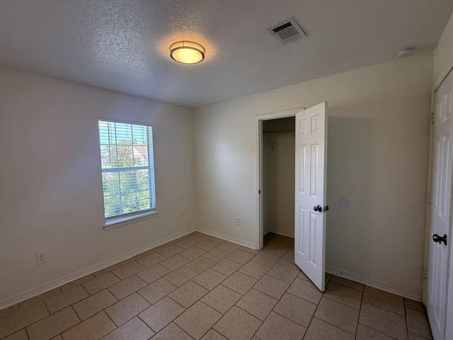 Building Photo - 10713 Plummer Cir