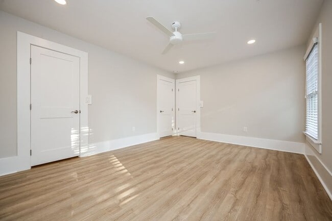 Building Photo - 616 Linwood Ave NE