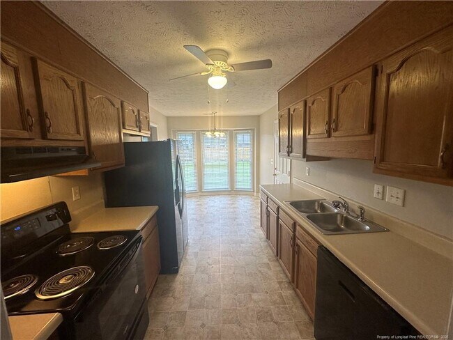 Building Photo - 7850 Penelope Dr