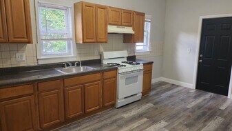 Building Photo - 235 Starr St