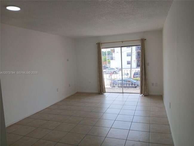 Building Photo - 6200 W Flagler St
