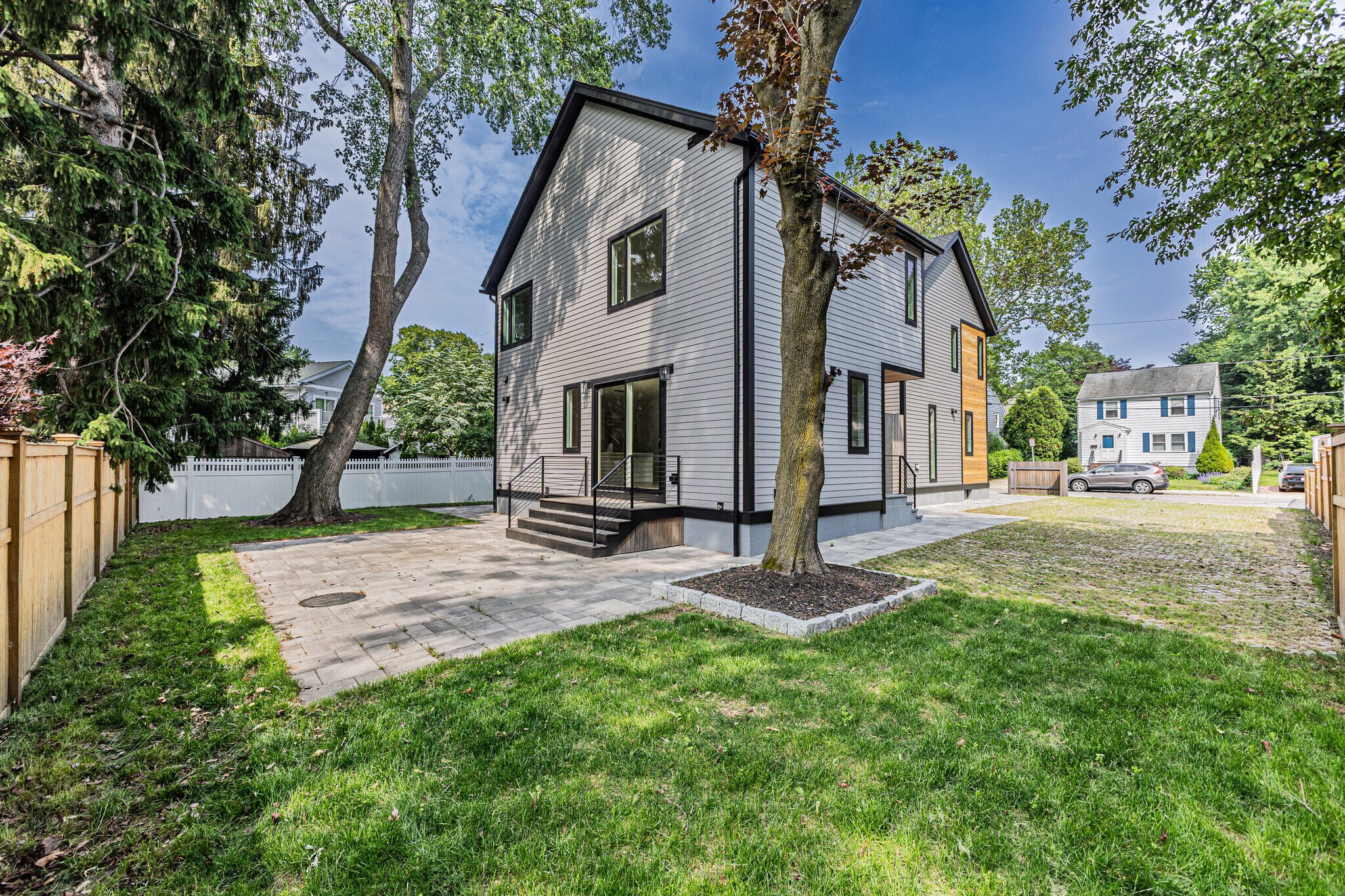 Building Photo - 95 Griswold St
