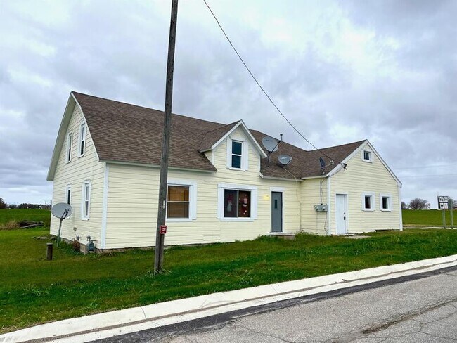 Primary Photo - 2291 1/2 Day Street - Upper