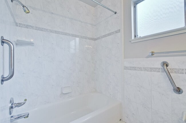 Building Photo - 1534 Crespi Dr
