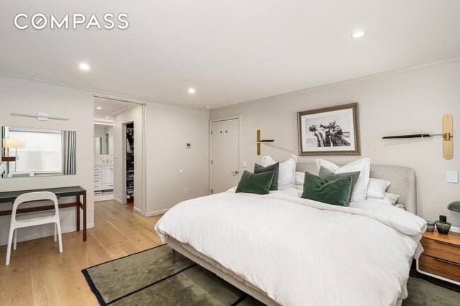 Building Photo - 79 2nd Pl