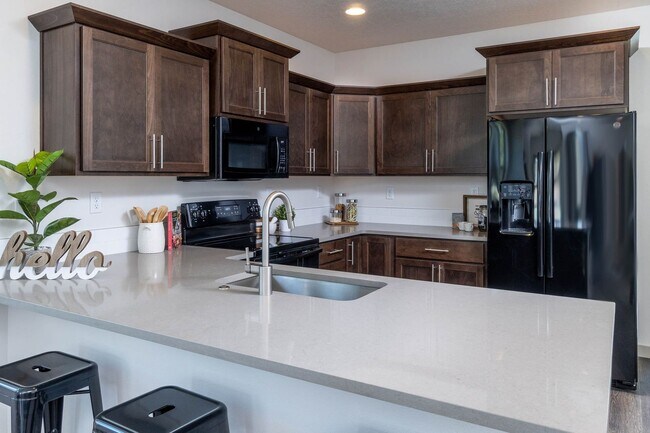 Building Photo - Newer 3 Bed/2 Bath Construction on Bend's Eastside - Cessna Drive