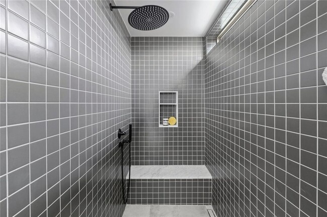 Building Photo - Stunning 2-bed/2-bath Condo Available For ...