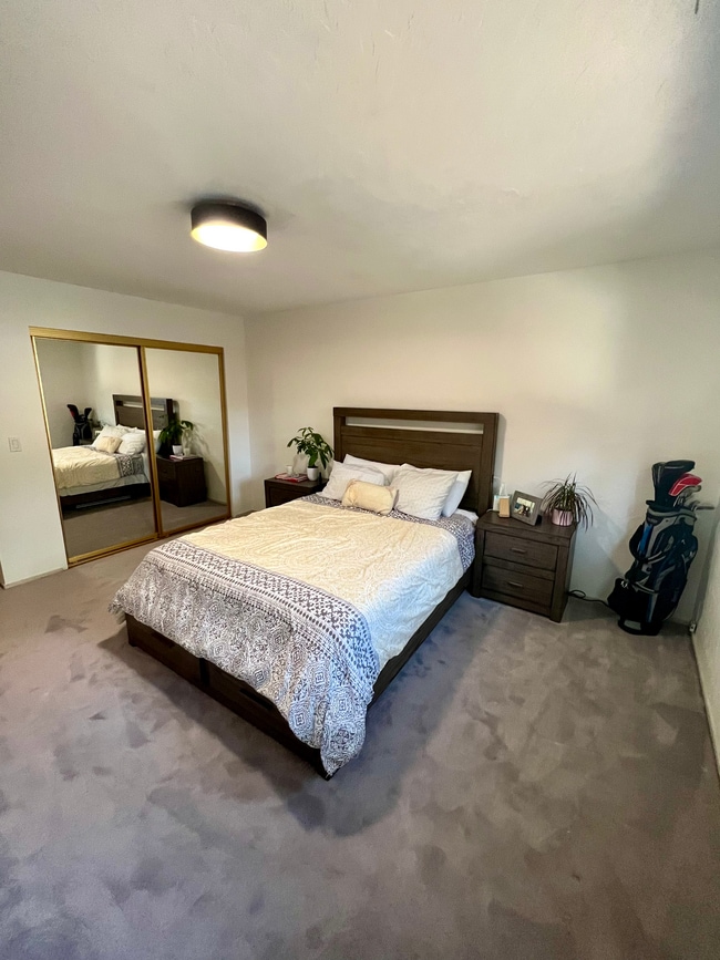Guest bedroom - 924 Linda Ave