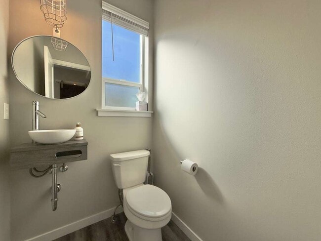 Building Photo - 6606 S Springview St