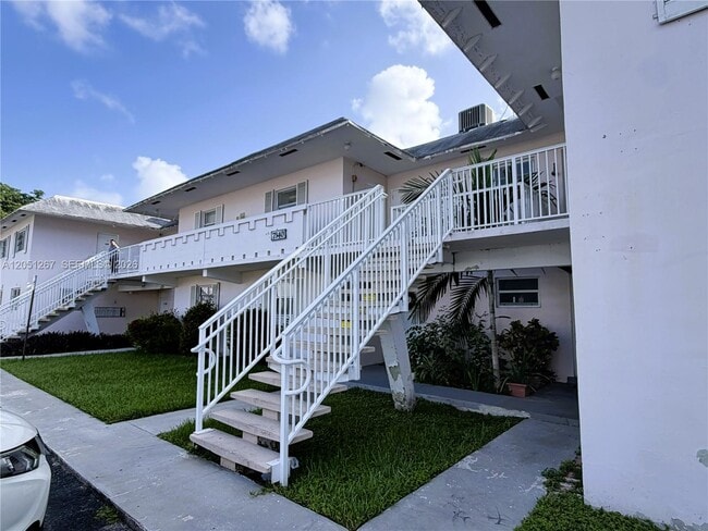 Building Photo - 7340 SW 82nd St