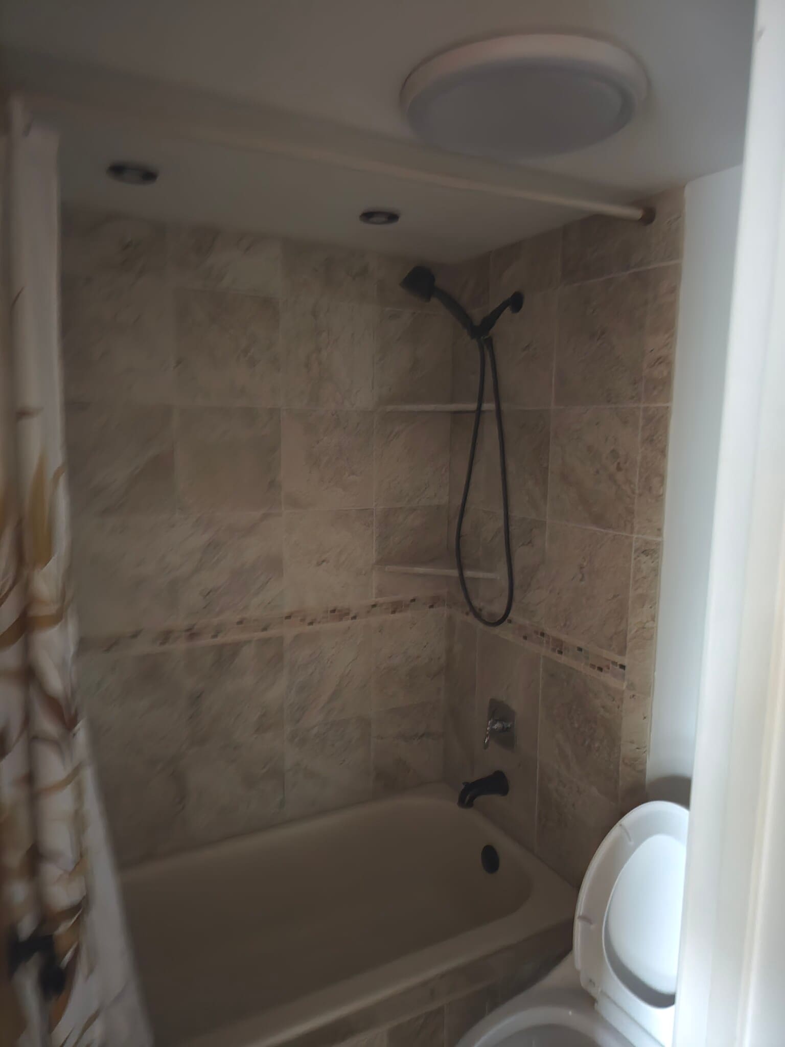 Private Master Bath - 10014 Twin Lakes Dr