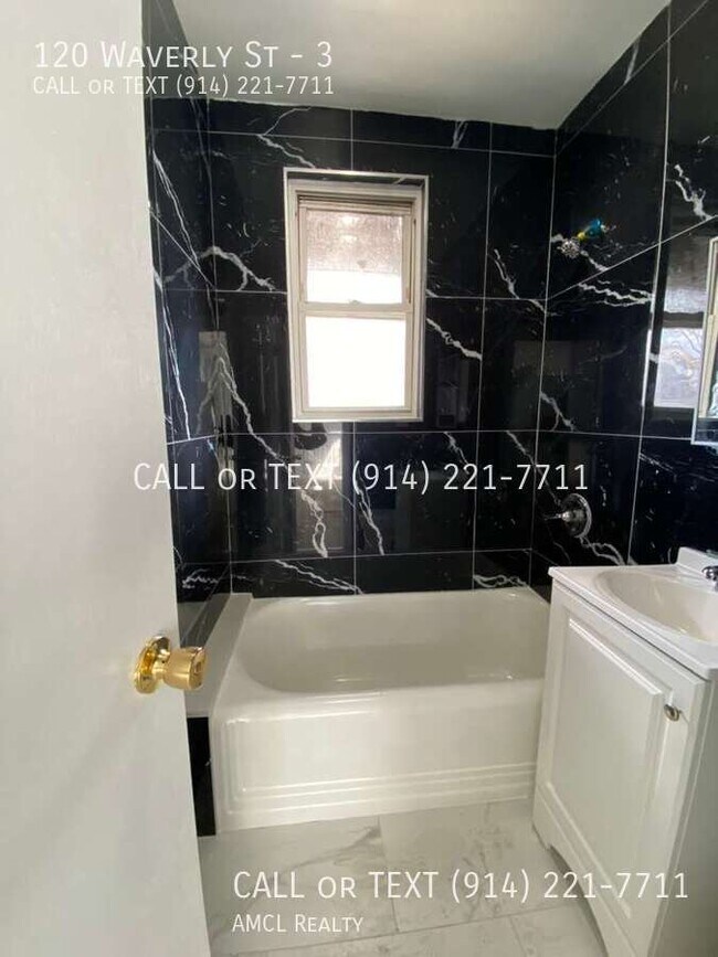 Building Photo - 120 Waverly St