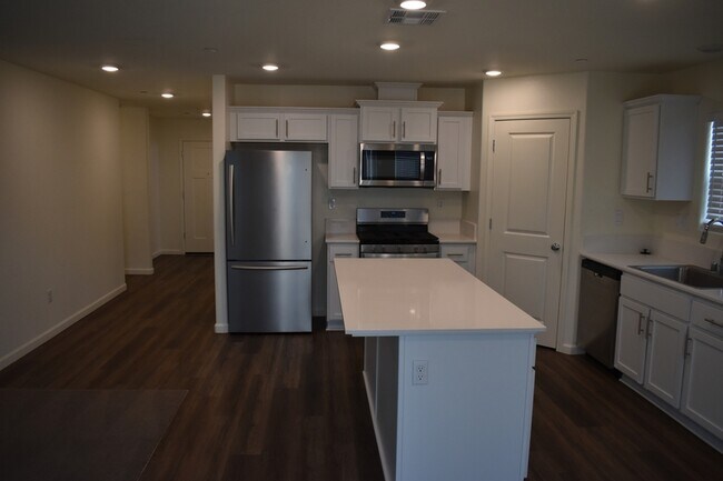 Building Photo - 4527 Isabel Ct