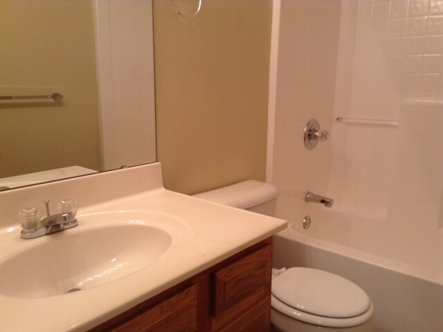 Building Photo - 858 Ridgepoint Dr