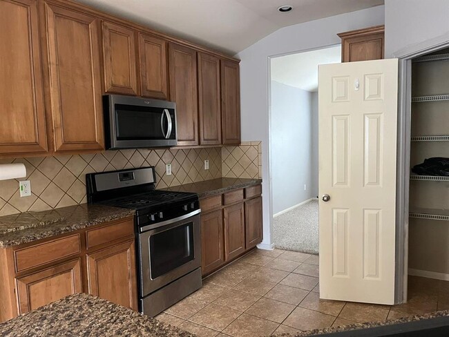 Building Photo - 12610 Bethany Bay Dr
