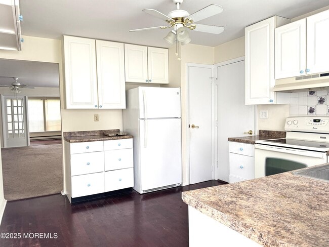 Building Photo - 561B Malvern Ct