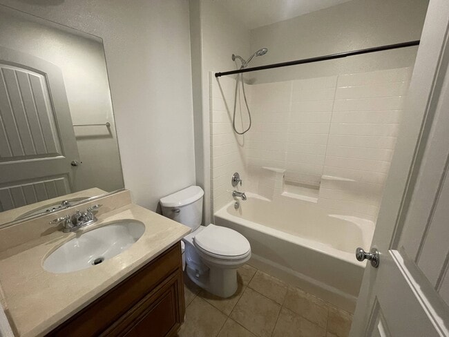 Building Photo - 37280 Parkway Dr