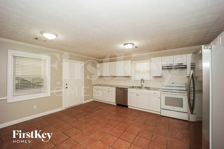 Building Photo - 5008 Springtree Ct