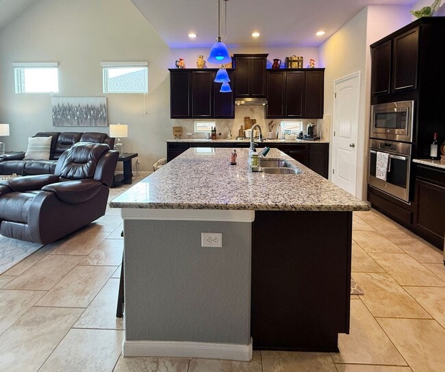 Building Photo - Beautiful 4/3.5 Home Available In Northwest San Antonio!