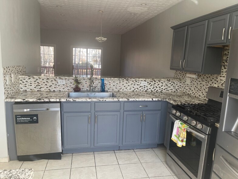 Building Photo - 3686 Lantern Walk Ln