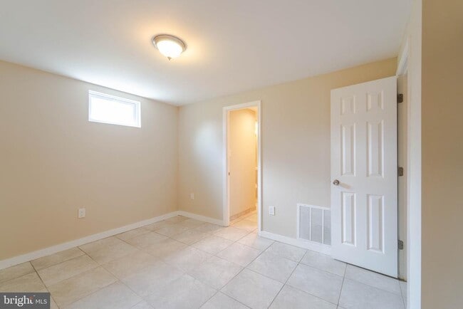 Building Photo - 7903 Esther Dr