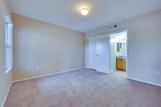Building Photo - SW!! 2 Bedroom 2 Bath 2nd floor Condo!!! O...